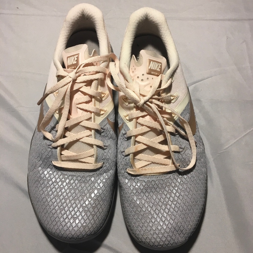Nike Metricon Women’s Size 10 Silver And Pink Preowned Shoes